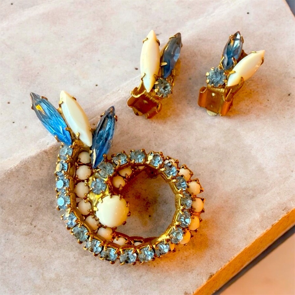 Vintage 1950s Blue & White Rhinestone Wreath Brooch & Clip Earrings Set